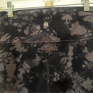 Lululemon leggings size 6